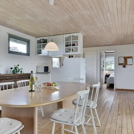 Semesterbostad Rise - 250m From The Sea By Interhome